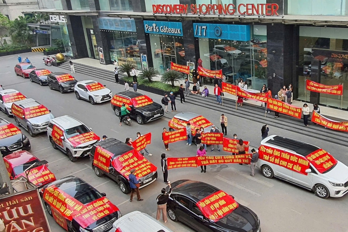 Cư dân nhiều chung cư ở Hà Nội mòn mỏi chờ sổ hồng